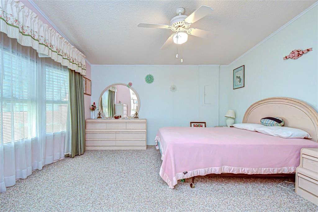 待售: $169,500 (2 贝兹, 2 浴室, 1232 平方英尺)