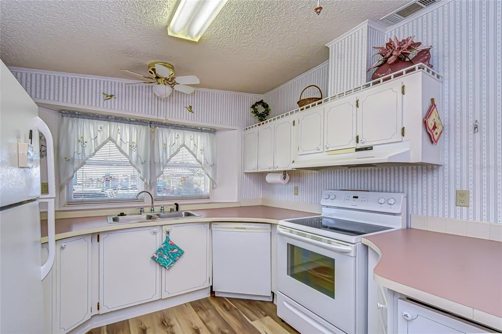 待售: $169,500 (2 贝兹, 2 浴室, 1232 平方英尺)