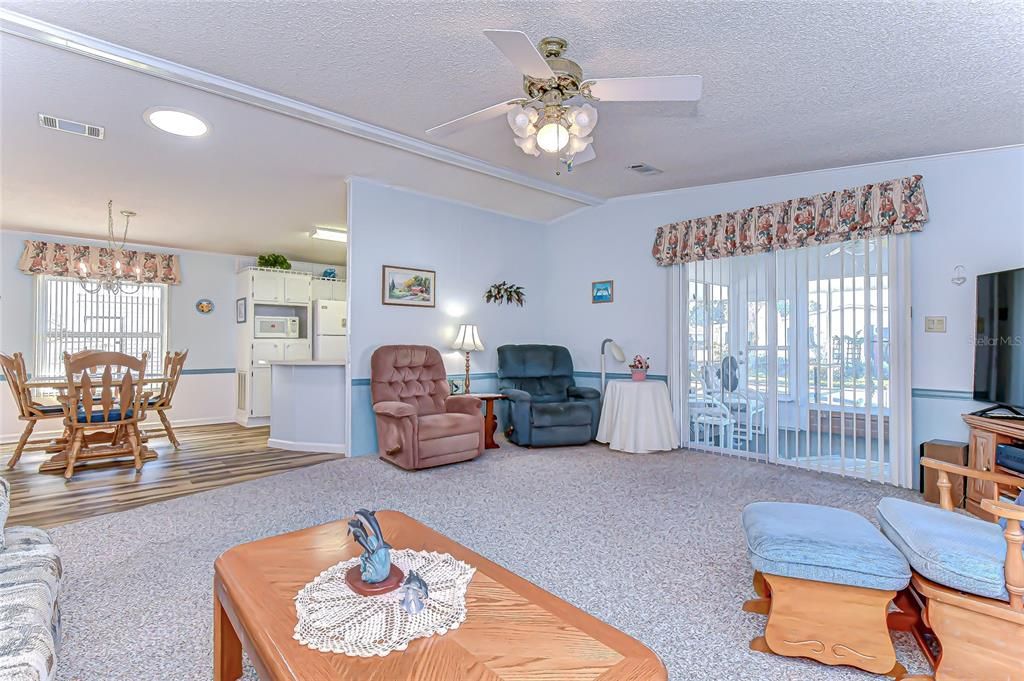 待售: $169,500 (2 贝兹, 2 浴室, 1232 平方英尺)