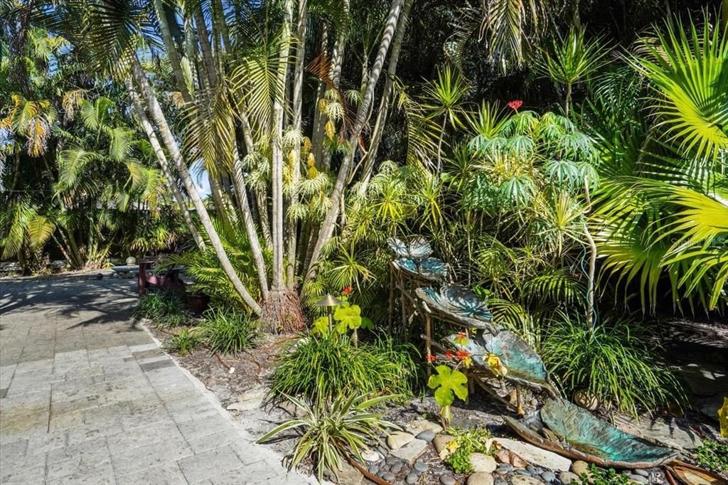 For Sale: $725,000 (3 beds, 2 baths, 1814 Square Feet)