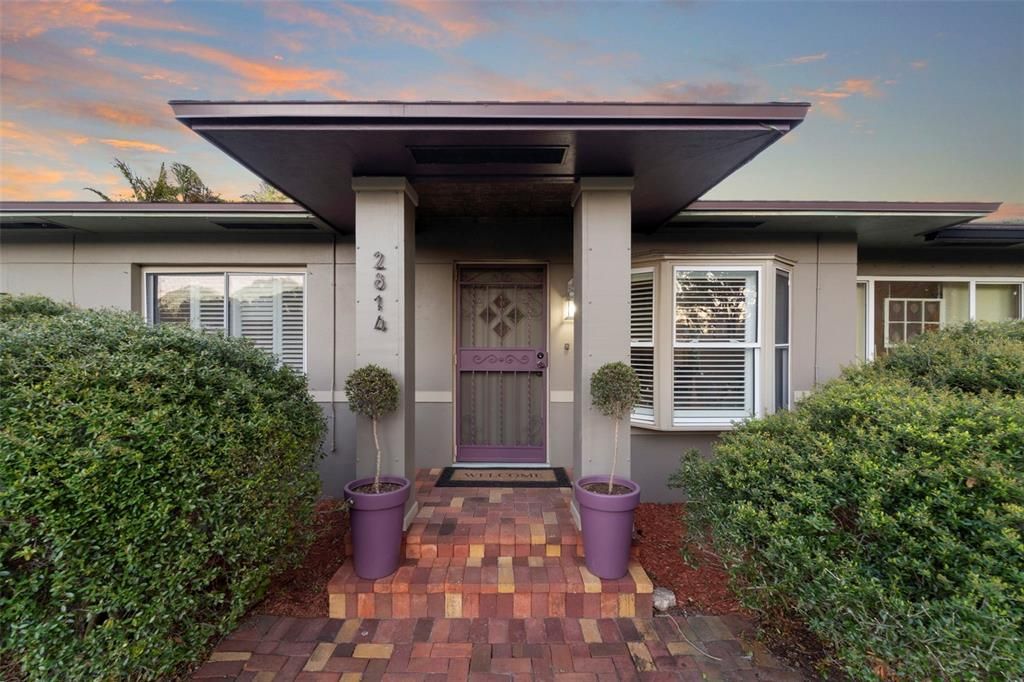 For Sale: $725,000 (3 beds, 2 baths, 1814 Square Feet)