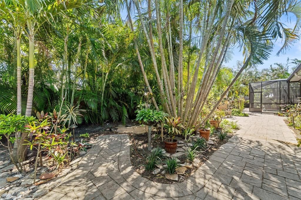 For Sale: $725,000 (3 beds, 2 baths, 1814 Square Feet)