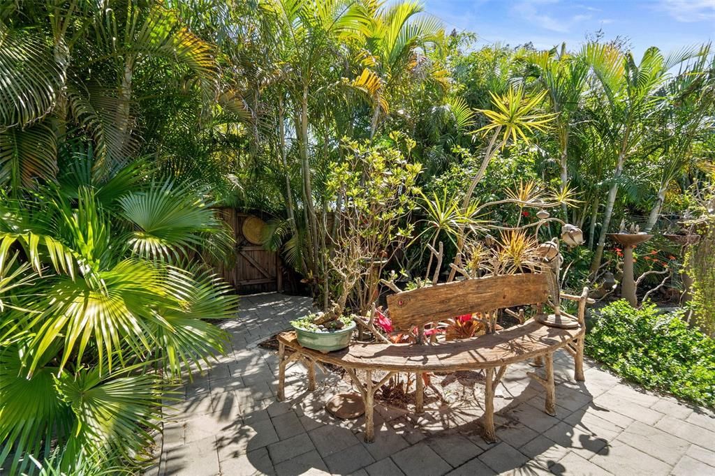 For Sale: $725,000 (3 beds, 2 baths, 1814 Square Feet)