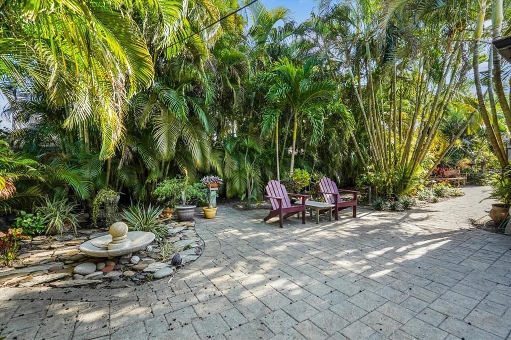 For Sale: $725,000 (3 beds, 2 baths, 1814 Square Feet)