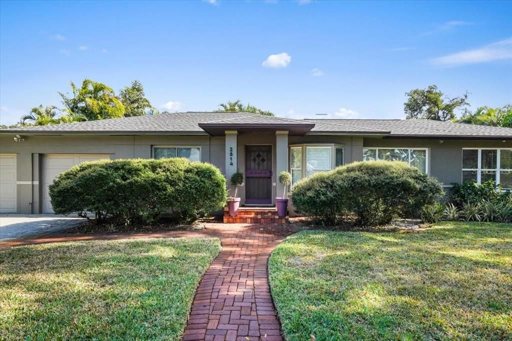 For Sale: $725,000 (3 beds, 2 baths, 1814 Square Feet)