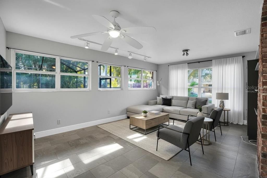 For Sale: $725,000 (3 beds, 2 baths, 1814 Square Feet)