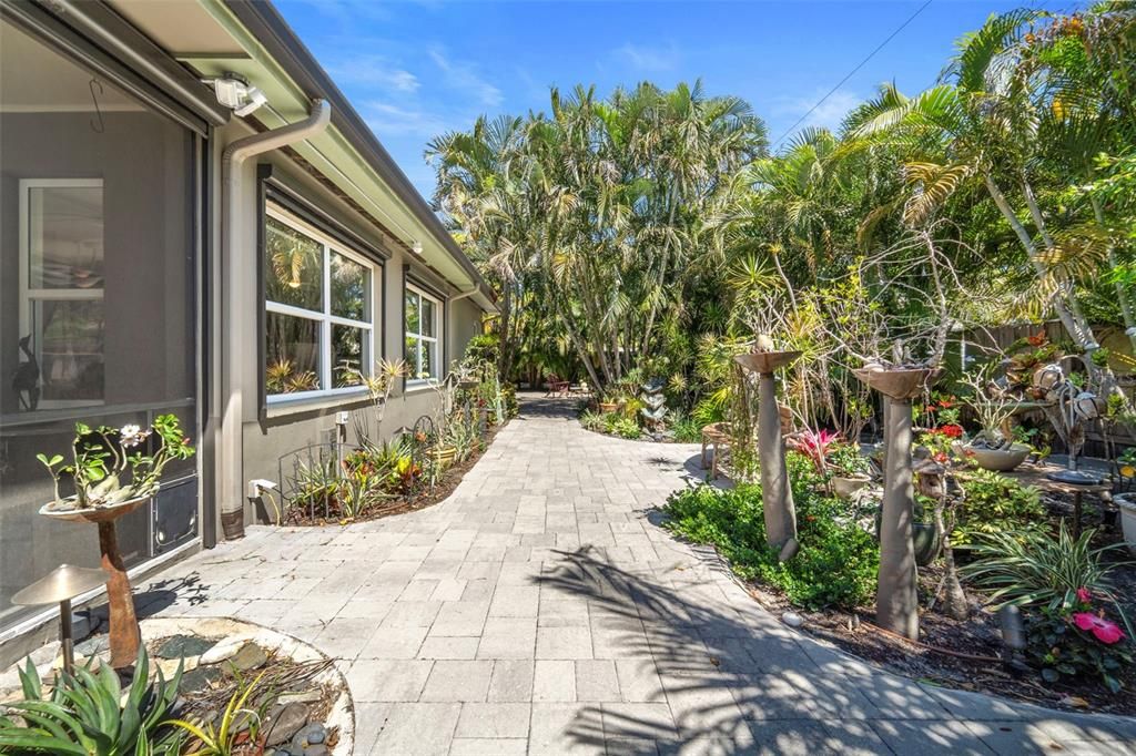 For Sale: $725,000 (3 beds, 2 baths, 1814 Square Feet)