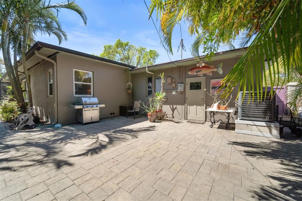 For Sale: $725,000 (3 beds, 2 baths, 1814 Square Feet)