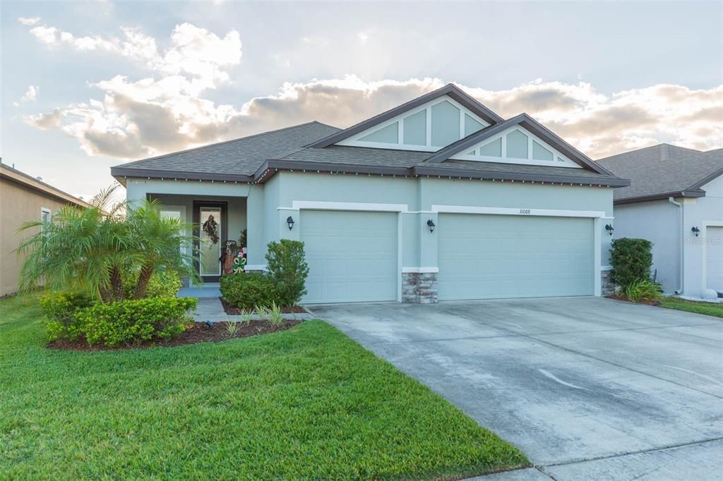 For Sale: $429,900 (3 beds, 2 baths, 1867 Square Feet)