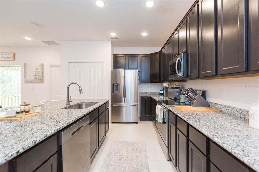 For Sale: $429,900 (3 beds, 2 baths, 1867 Square Feet)