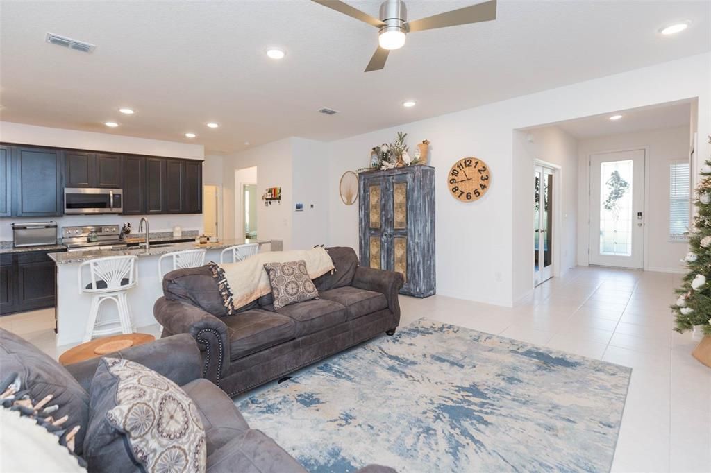 For Sale: $429,900 (3 beds, 2 baths, 1867 Square Feet)