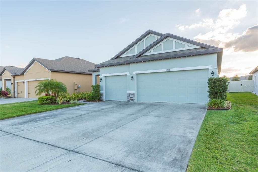 For Sale: $429,900 (3 beds, 2 baths, 1867 Square Feet)