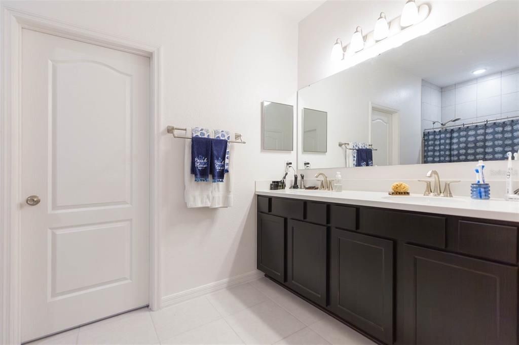 For Sale: $429,900 (3 beds, 2 baths, 1867 Square Feet)