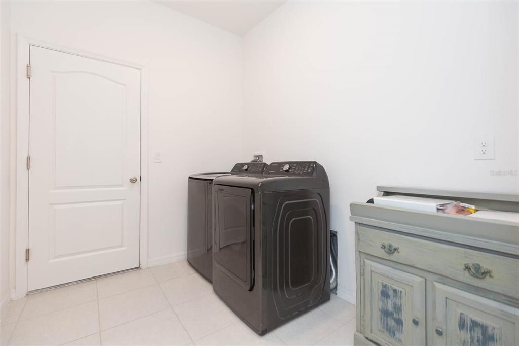 For Sale: $429,900 (3 beds, 2 baths, 1867 Square Feet)