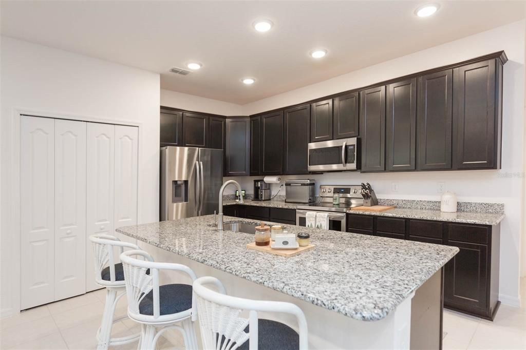 For Sale: $429,900 (3 beds, 2 baths, 1867 Square Feet)
