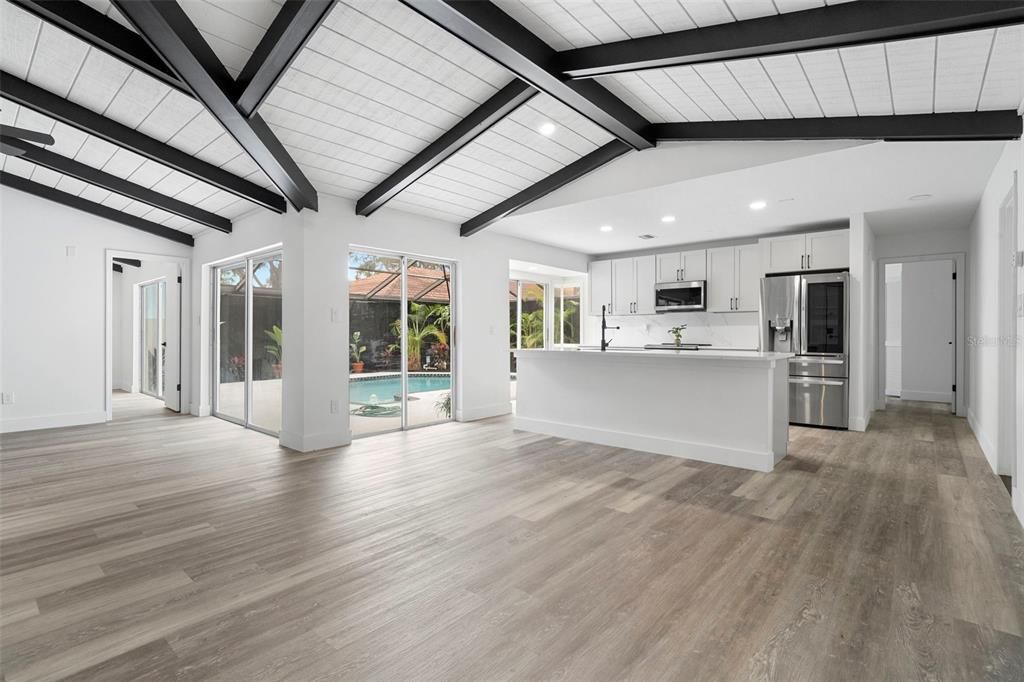 For Sale: $249,000 (2 beds, 2 baths, 1528 Square Feet)