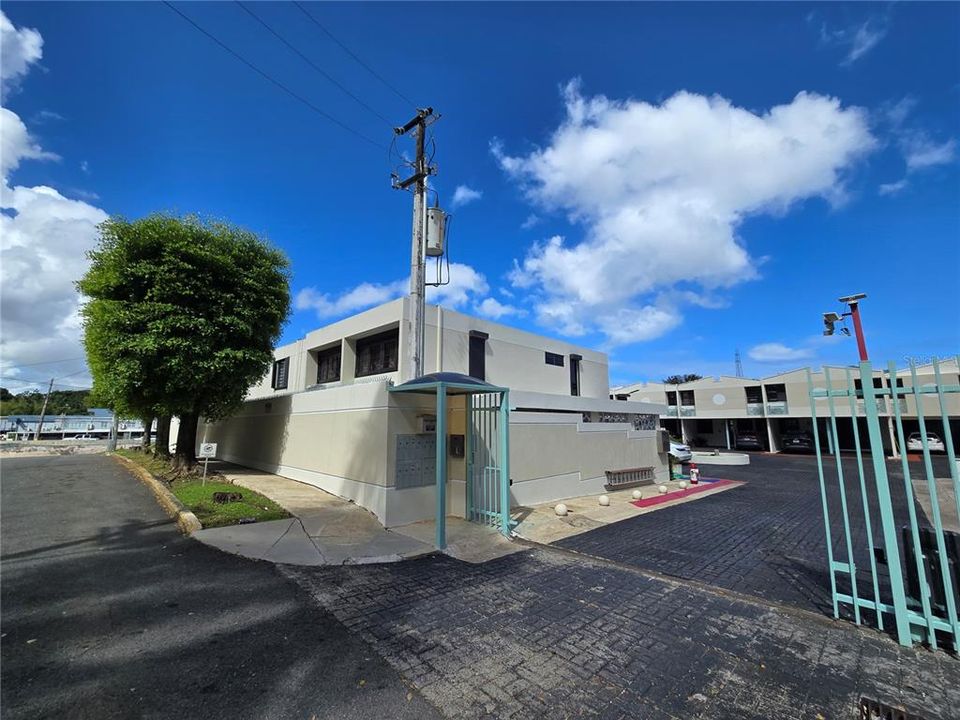 For Sale: $430,000 (3 beds, 2 baths, 1873 Square Feet)