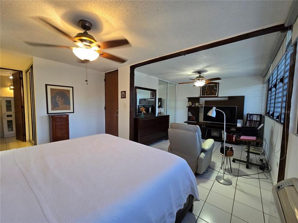 For Sale: $430,000 (3 beds, 2 baths, 1873 Square Feet)