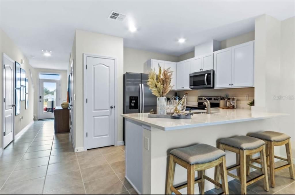 For Rent: $2,180 (3 beds, 2 baths, 1742 Square Feet)