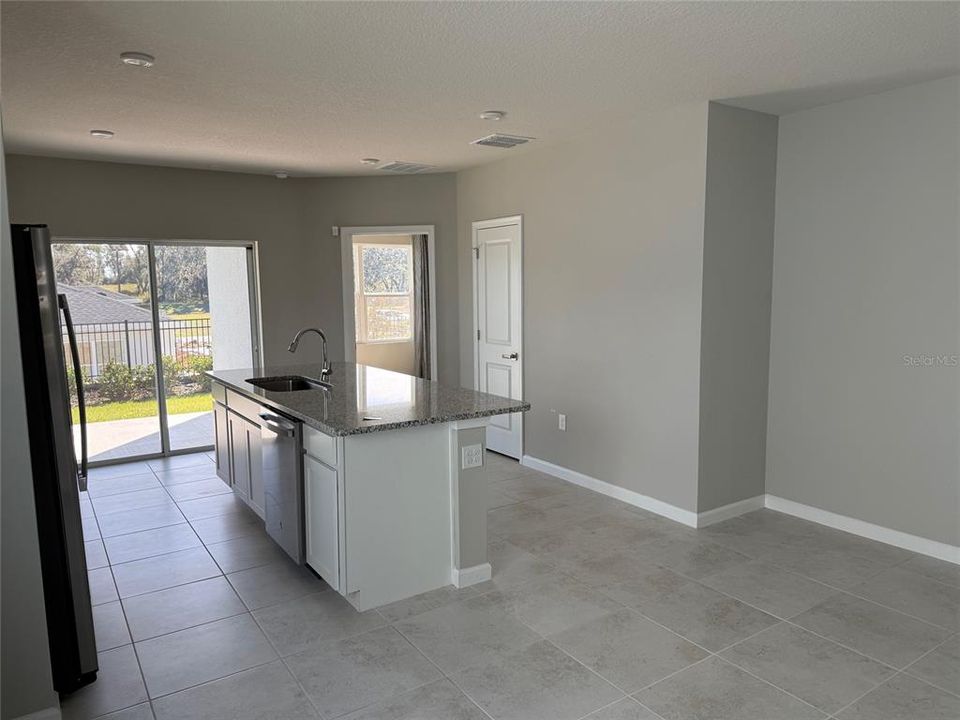 待售: $297,000 (3 贝兹, 2 浴室, 1624 平方英尺)