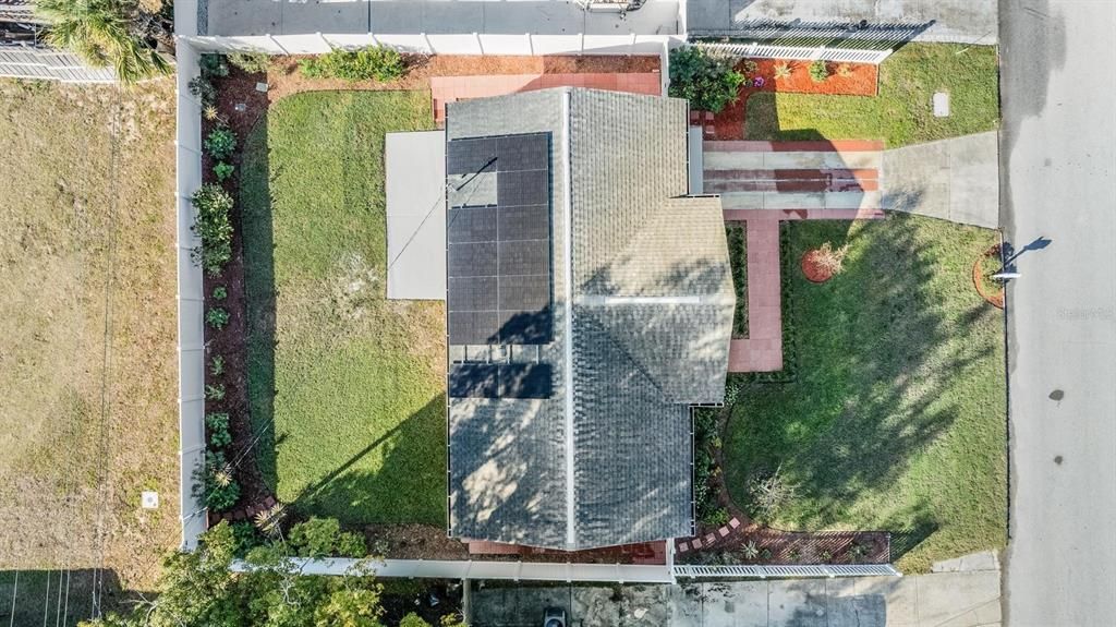 На продажу: $260,000 (2 спален, 1 ванн, 816 Квадратных фут)