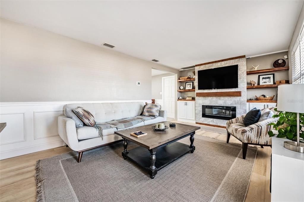 На продажу: $260,000 (2 спален, 1 ванн, 816 Квадратных фут)