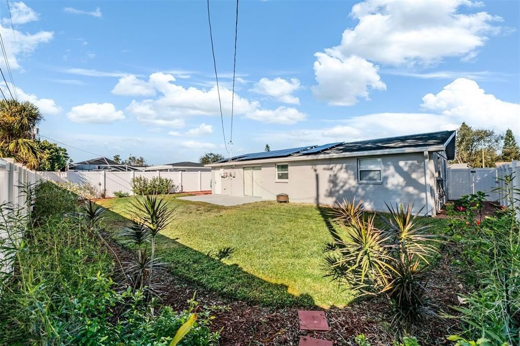 На продажу: $260,000 (2 спален, 1 ванн, 816 Квадратных фут)