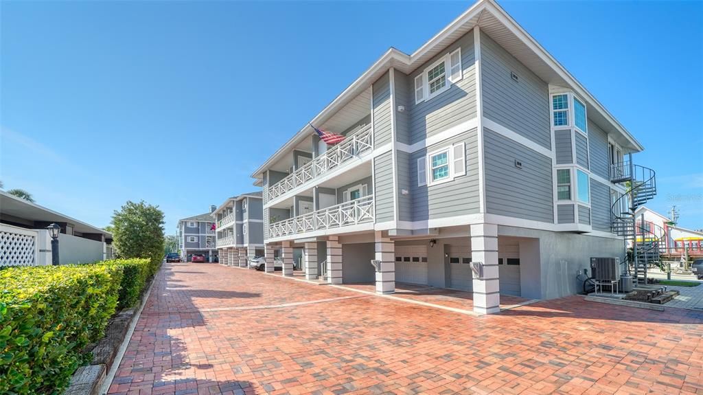 En Venta: $819,000 (2 camas, 2 baños, 1270 Pies cuadrados)