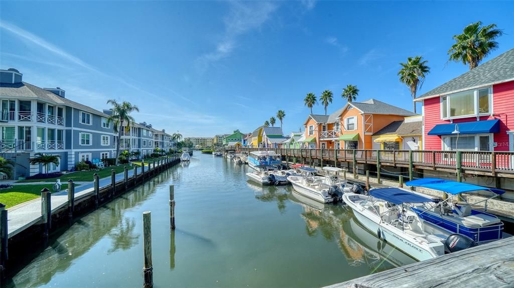 En Venta: $819,000 (2 camas, 2 baños, 1270 Pies cuadrados)