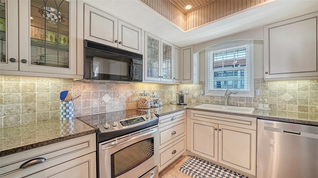 En Venta: $819,000 (2 camas, 2 baños, 1270 Pies cuadrados)