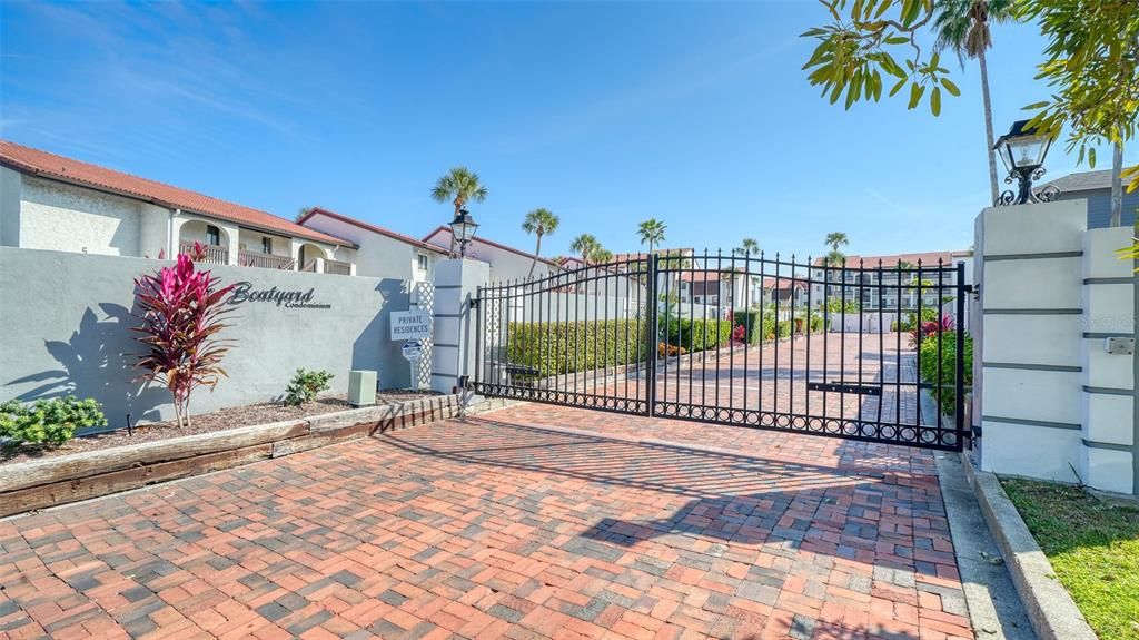 En Venta: $819,000 (2 camas, 2 baños, 1270 Pies cuadrados)