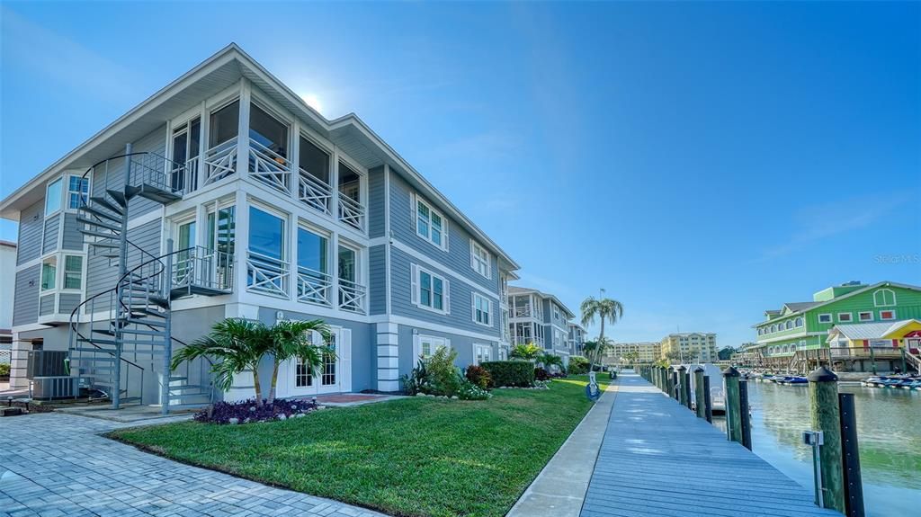 En Venta: $819,000 (2 camas, 2 baños, 1270 Pies cuadrados)