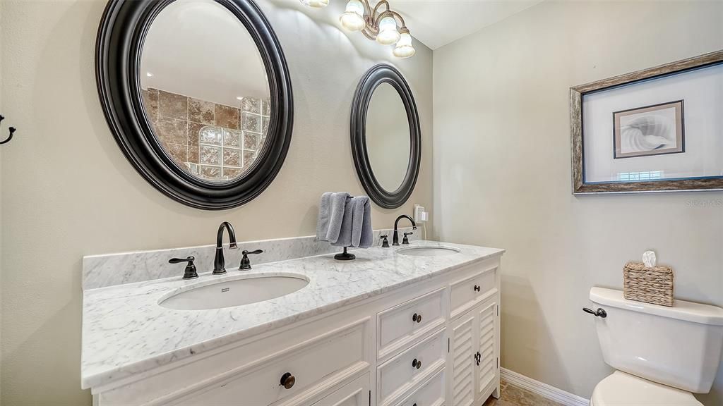 En Venta: $819,000 (2 camas, 2 baños, 1270 Pies cuadrados)