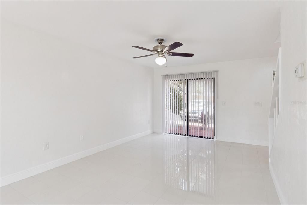 На продажу: $220,000 (2 спален, 2 ванн, 1482 Квадратных фут)