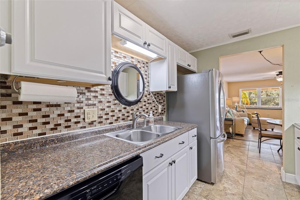 待售: $155,000 (2 贝兹, 1 浴室, 1010 平方英尺)