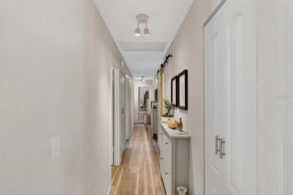 For Sale: $320,000 (4 beds, 2 baths, 1558 Square Feet)