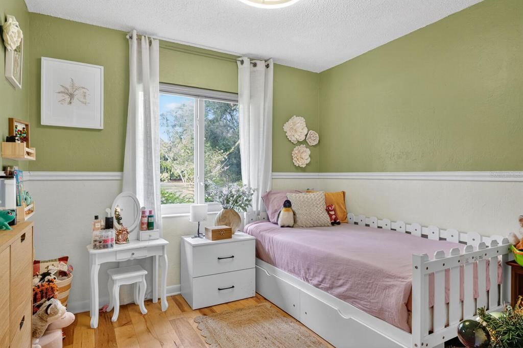 For Sale: $320,000 (4 beds, 2 baths, 1558 Square Feet)