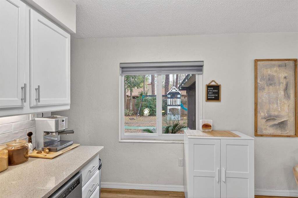 For Sale: $320,000 (4 beds, 2 baths, 1558 Square Feet)