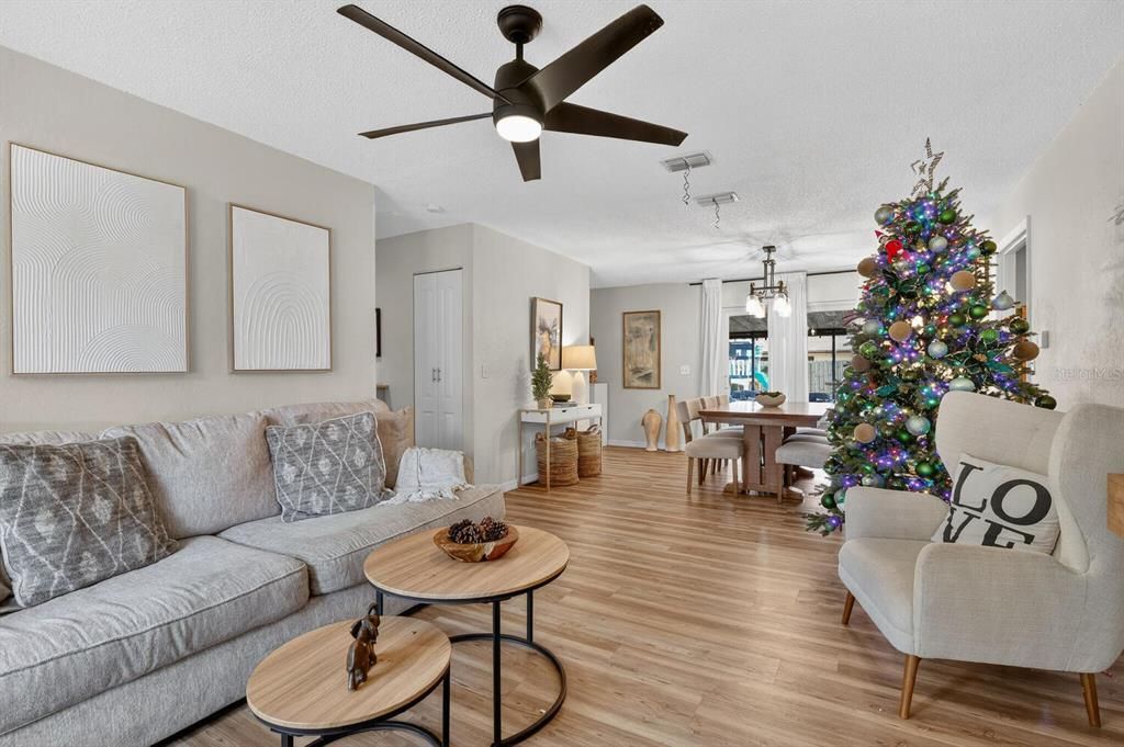 For Sale: $320,000 (4 beds, 2 baths, 1558 Square Feet)