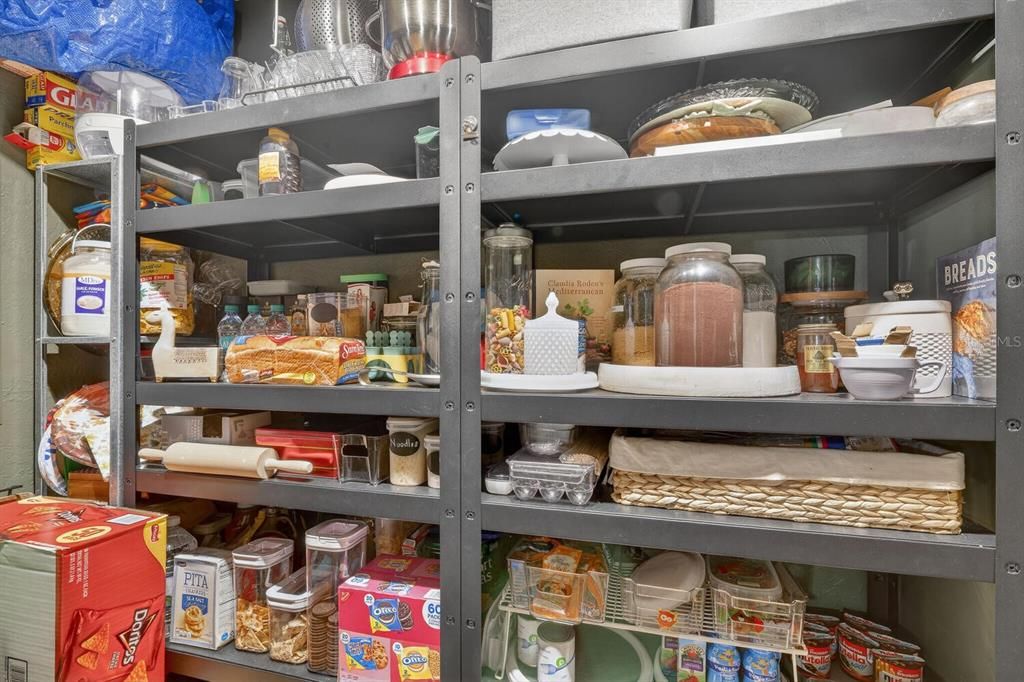 For Sale: $320,000 (4 beds, 2 baths, 1558 Square Feet)