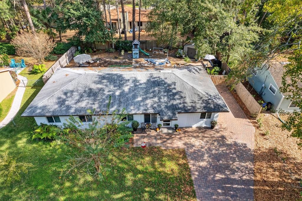 For Sale: $320,000 (4 beds, 2 baths, 1558 Square Feet)