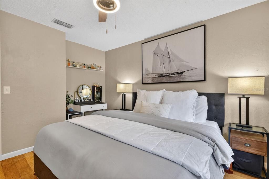 For Sale: $320,000 (4 beds, 2 baths, 1558 Square Feet)