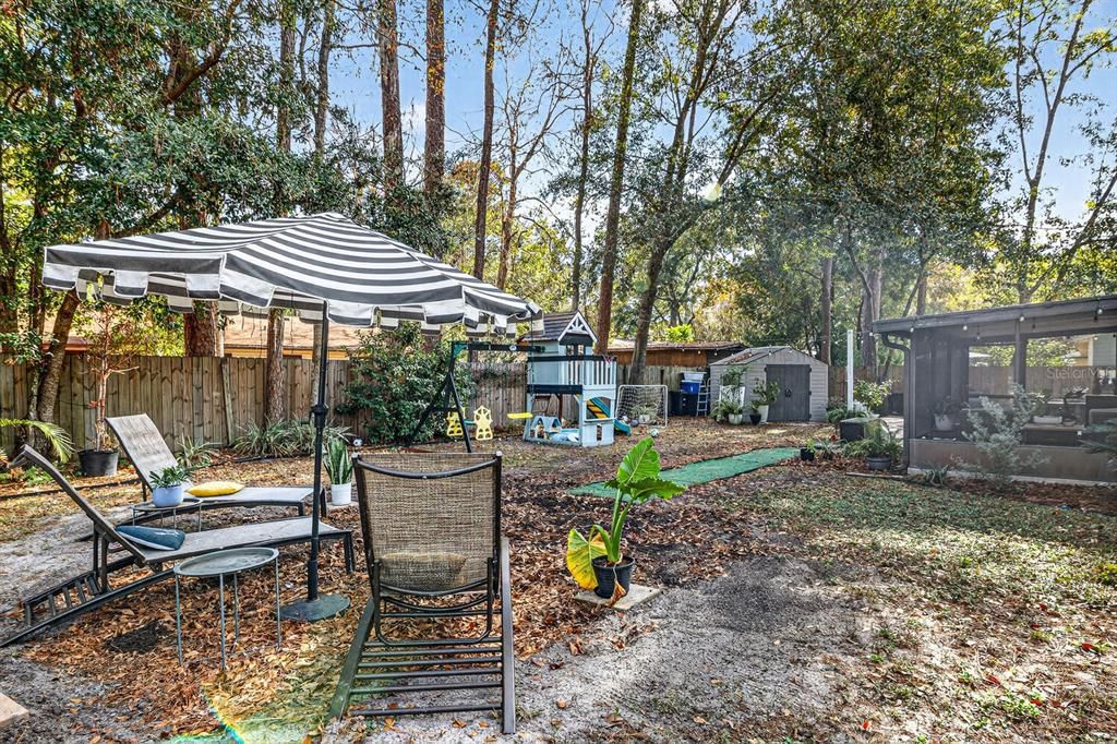 For Sale: $320,000 (4 beds, 2 baths, 1558 Square Feet)