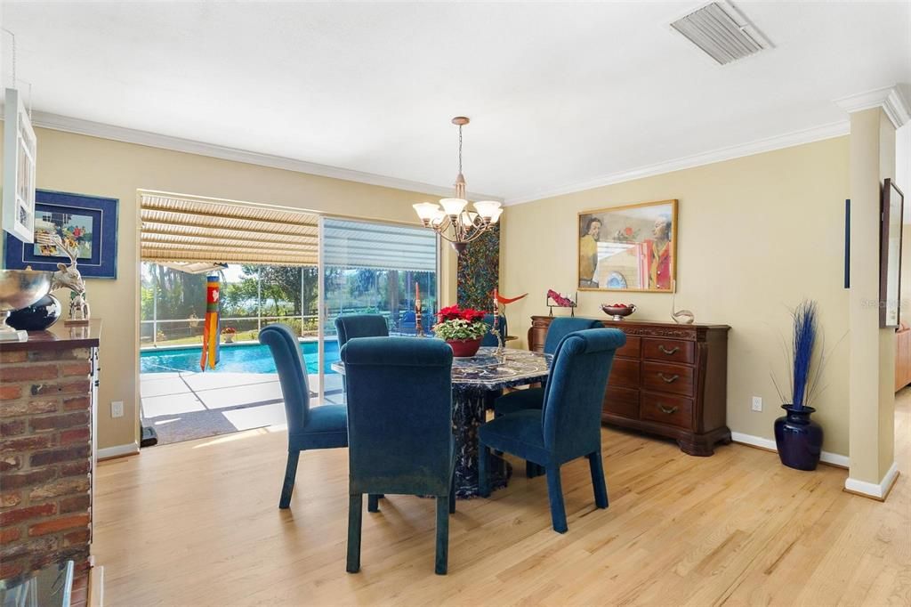 En Venta: $640,000 (3 camas, 2 baños, 2378 Pies cuadrados)