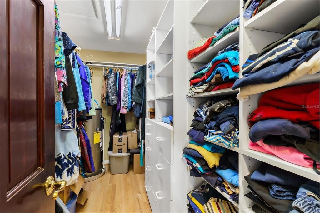 En Venta: $640,000 (3 camas, 2 baños, 2378 Pies cuadrados)