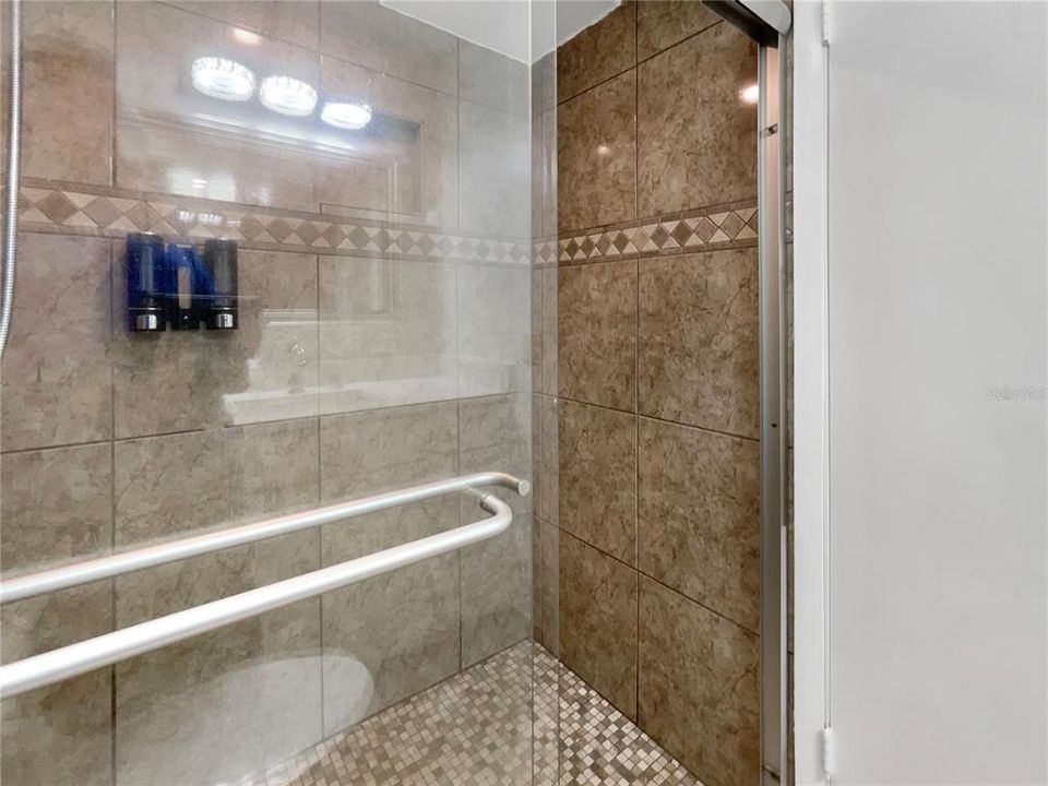 For Sale: $275,000 (3 beds, 2 baths, 1565 Square Feet)