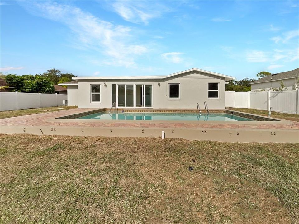 For Sale: $275,000 (3 beds, 2 baths, 1565 Square Feet)