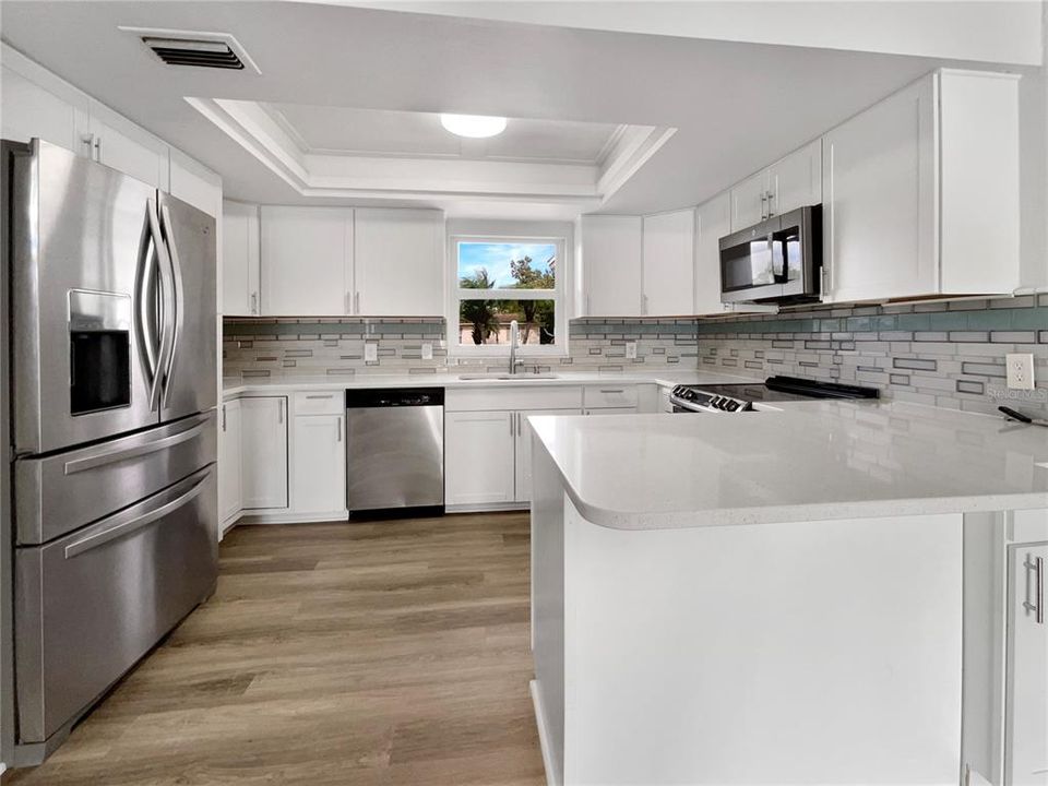 For Sale: $275,000 (3 beds, 2 baths, 1565 Square Feet)