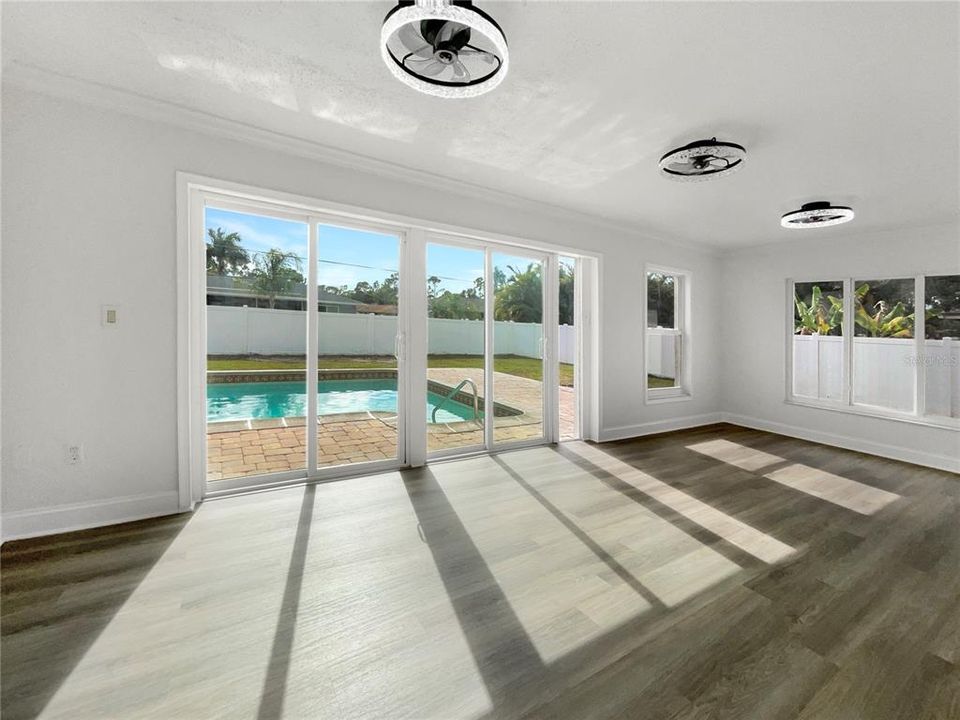 For Sale: $275,000 (3 beds, 2 baths, 1565 Square Feet)