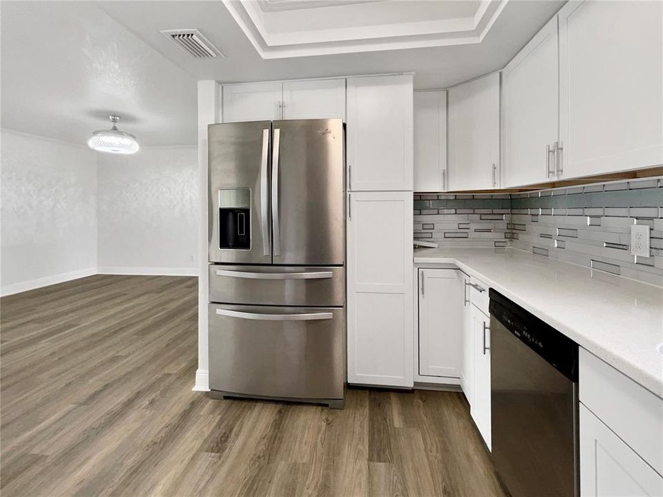 For Sale: $275,000 (3 beds, 2 baths, 1565 Square Feet)